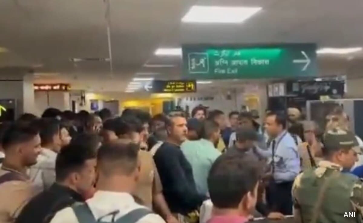 Flyers Complain of Long Delays in Jammu Due to Bad Weather