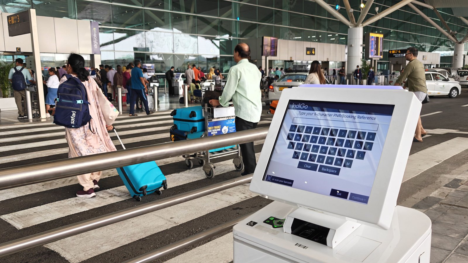Chaos at Delhi Airport: 68% of flights delayed as disruption Warnings Issured 4 months ago Go Unheeded | Latest news india