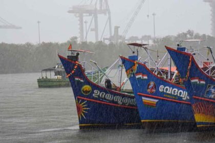 Early Monsoon Sparks Statewide Alerts in Kerala; Heavy Rainfall Disrupts Life & Travel | Kerala Rain | Kerala News