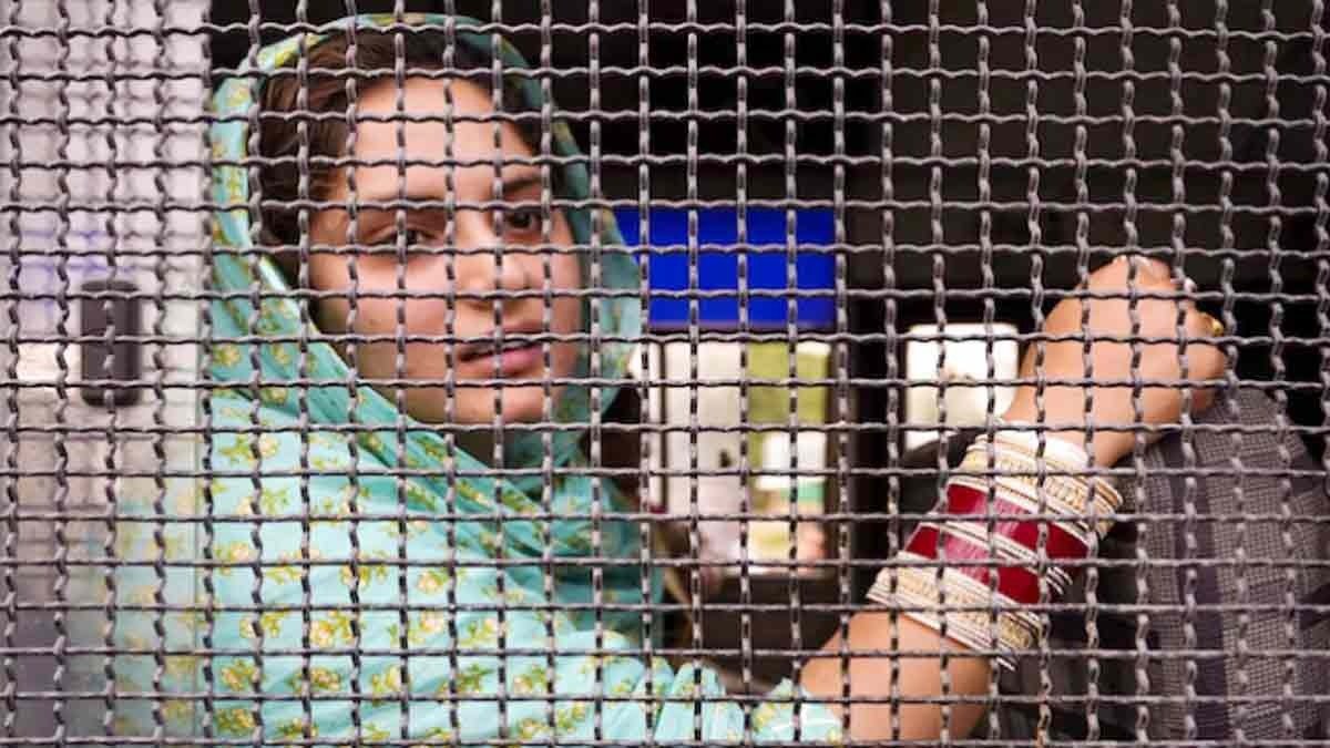 CRPF Jawan Sacked for Hidding Marriage to Pakistani Woman, AIDING VISA Overstay